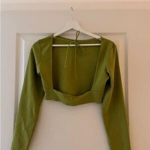 PrettyLittleThing Sage Green Long Sleeve Crop Top